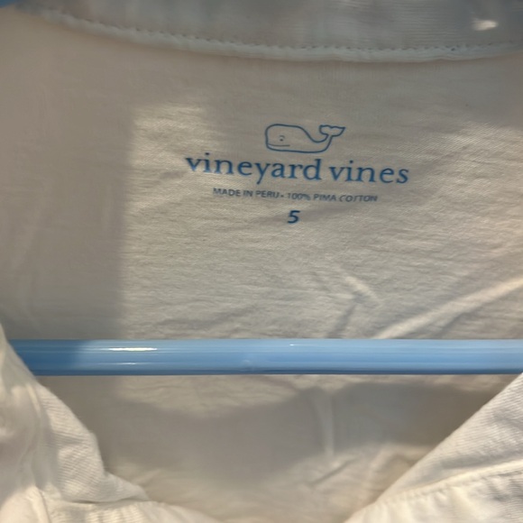 Good condition 100% cotton vineyard vines white polo with front pocket size 5 - Picture 2 of 6